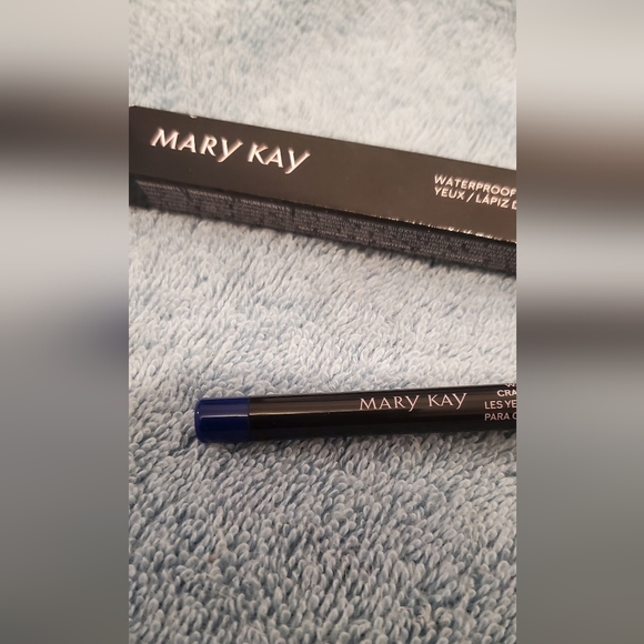 Mary Kay blue waterproof eyeliner - Picture 2 of 6